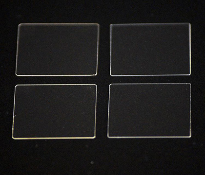 แผ่นกระจกควอตซ์ ทนทานต่ออุณหภูมิสูง ทนทานต่อการส่งผ่านแสงสูง ขนาดที่กำหนดเอง โปร่งใส 1